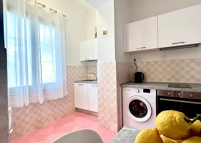 Simona House * 라벨로